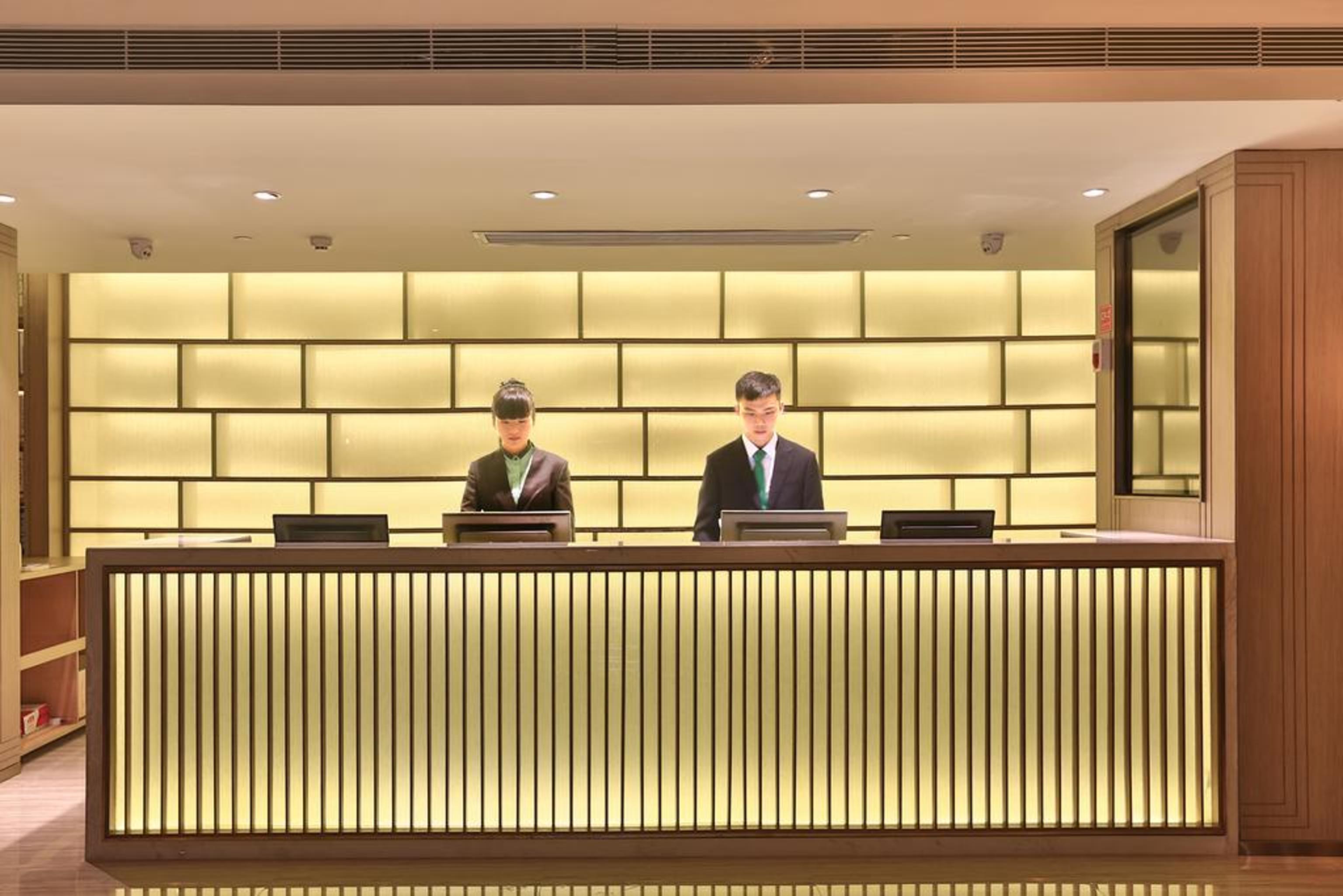 Ibis Styles Xm Zhongshan Hotel Сямън Екстериор снимка